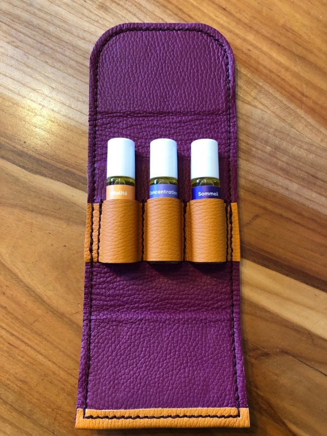 3 roll-on aux huiles essentielles à choix + étui en cuir cousu main